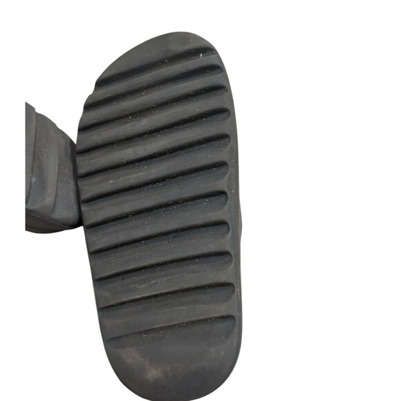 Yeezy Slides Onyx Black Size 11 Mens Sandals